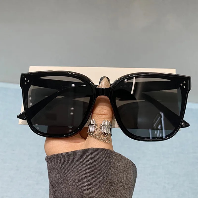 نظارة شمسية دائرية من البلاستيك بتصميم بسيط للجنسين NH831374