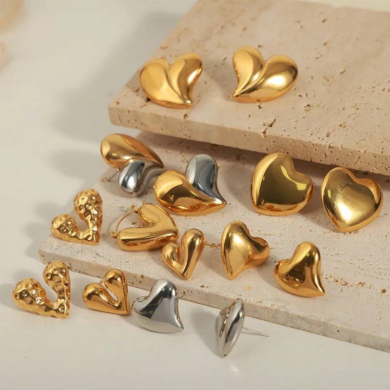 Joyas de moda: Corazón Labor De Retazos Enchapado Acero Titanio Chapados en oro de 18k Pendientes