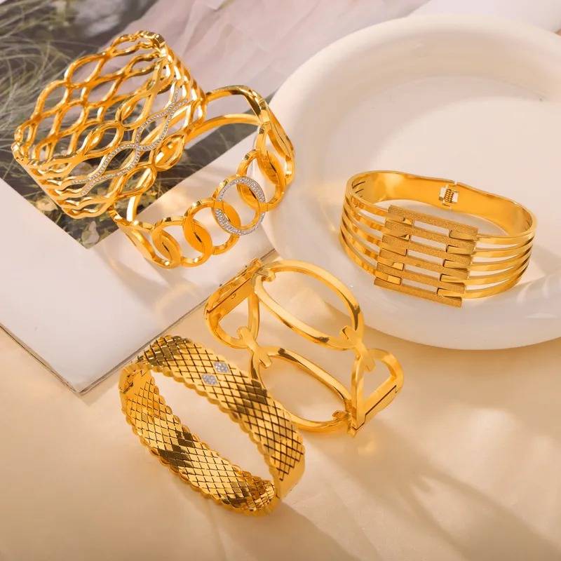 Joyas de moda: Sólido Acero Titanio Chapados en oro de 18k Diamantes De Imitación Brazalete