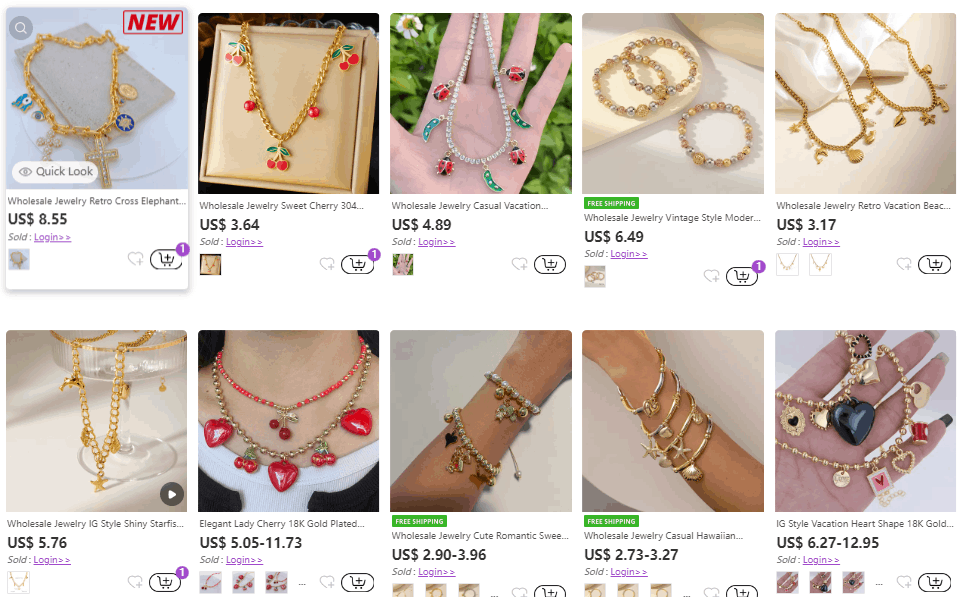 Una de las 9 tendencias de joyería imprescindibles para 2025 en tu boutique: collar con múltiples dijes