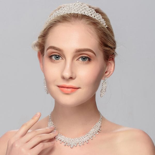 What are the Guidelines to Choosing the Perfect Bridal Jewelry Set?