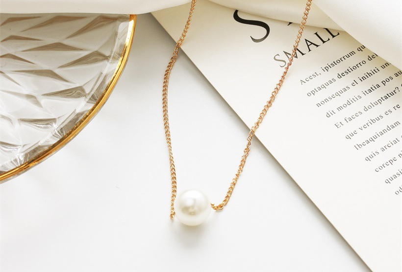 Pearl nacklace