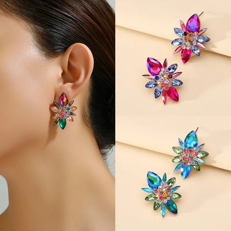 Elegant Luxurious Shiny Geometric Flower Plating Inlay Zinc Alloy Rhinestones Ear Studs