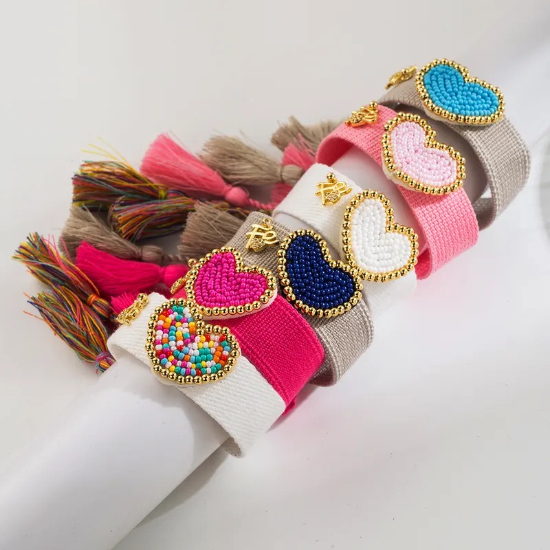 Simple Style Heart Shape Cloth Glass Copper Beaded Knitting Valentine's Day Women's Wristband

