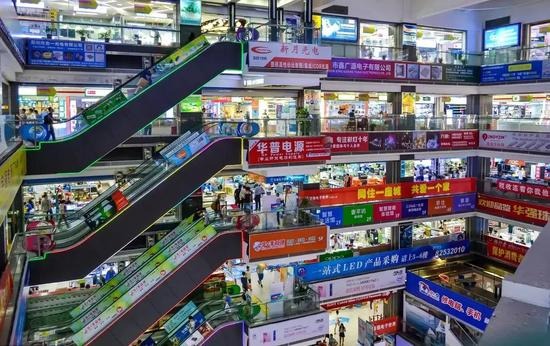 Huaqiangbei Electronics Market is the largest wholesale market for electronic parts in China except for Yiwu Market and Guangzhou Market.