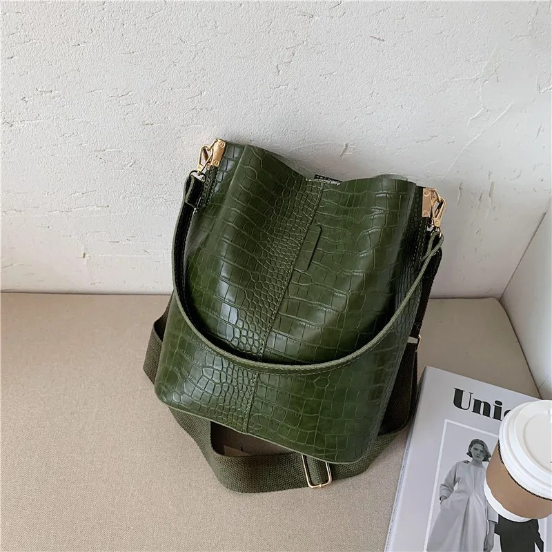 New Fashionable Temperament Underarm Bag Casual All-Matching Wide Shoulder Strap Bucket Bag